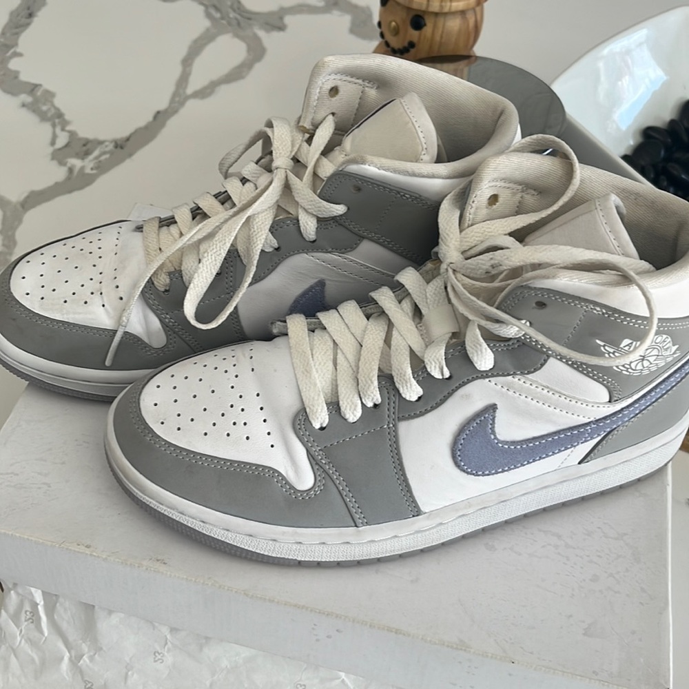 jordan 1 mids aluminum wolf grey size 7.5 are used still very good quality